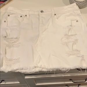 american eagle white ripped jean skirt